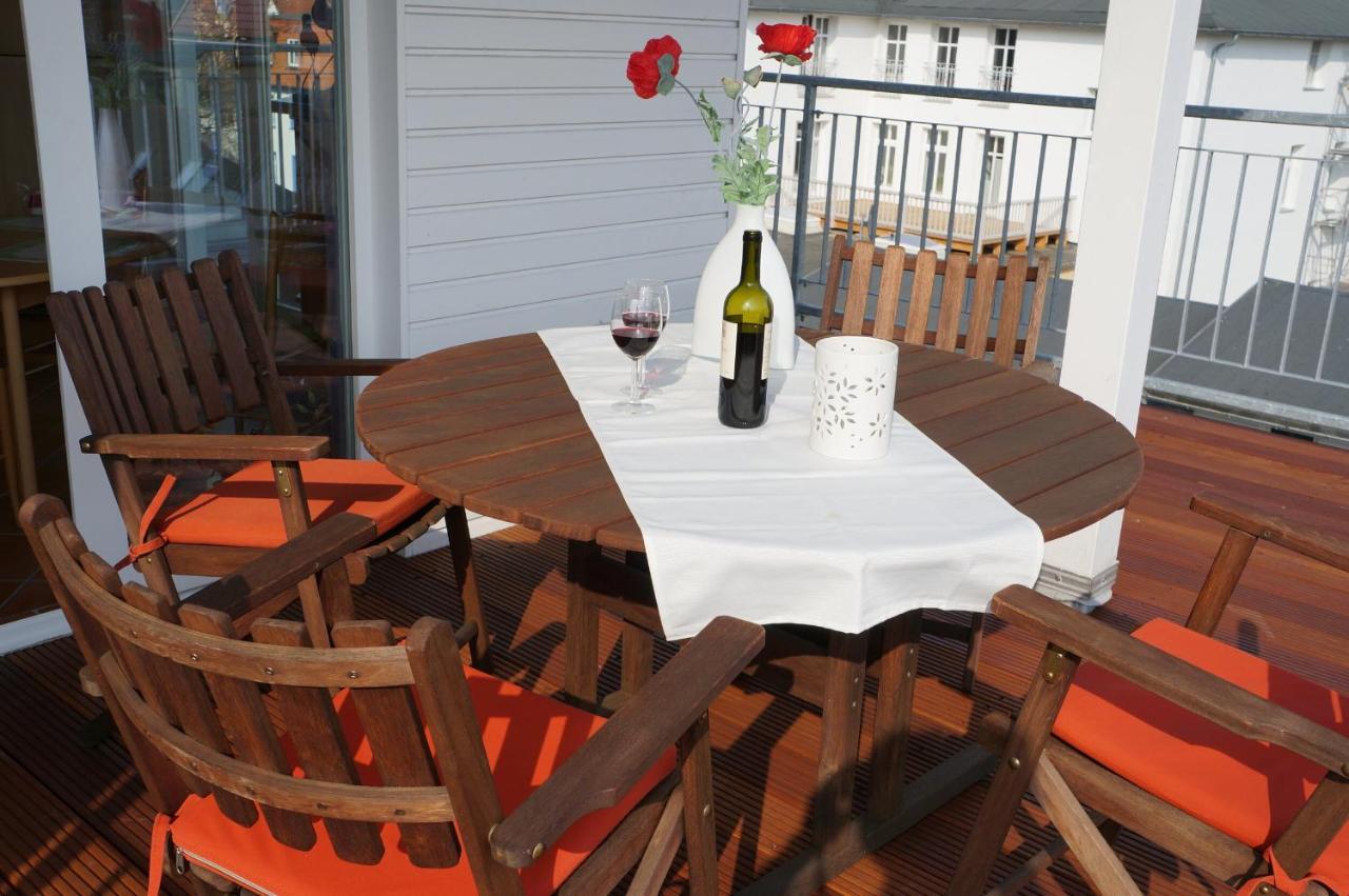 Villa Duene Mit Grosser Sonnenterrasse, Kamin, Wlan Und Tiefgarage Fuer 2-4 Personen Ostseebad Kühlungsborn Kültér fotó