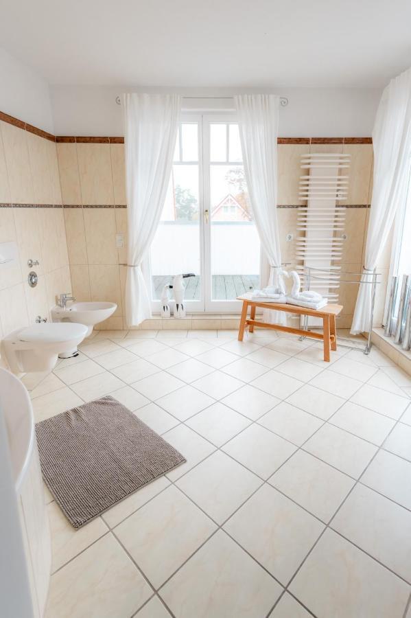 Villa Duene Mit Grosser Sonnenterrasse, Kamin, Wlan Und Tiefgarage Fuer 2-4 Personen Ostseebad Kühlungsborn Kültér fotó