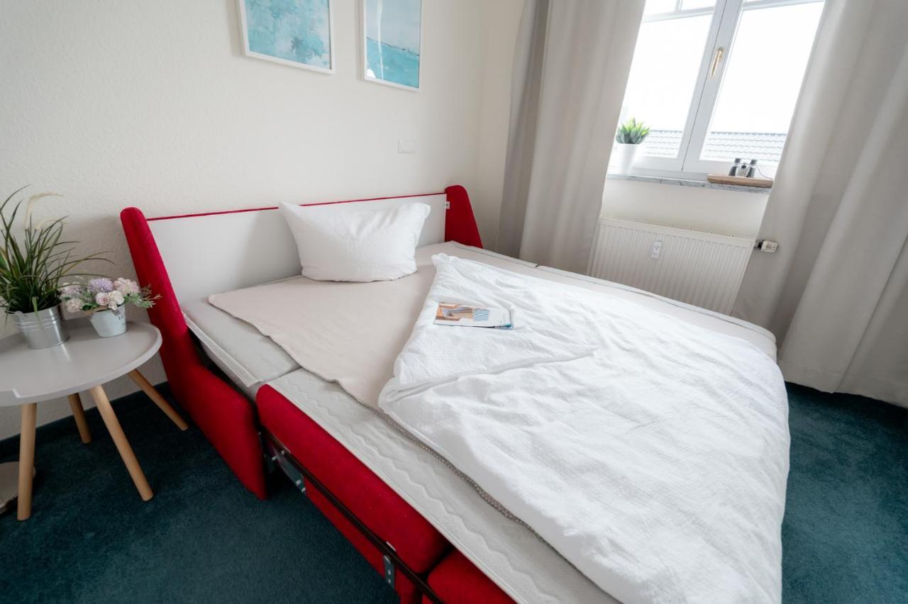 Villa Duene Mit Grosser Sonnenterrasse, Kamin, Wlan Und Tiefgarage Fuer 2-4 Personen Ostseebad Kühlungsborn Kültér fotó